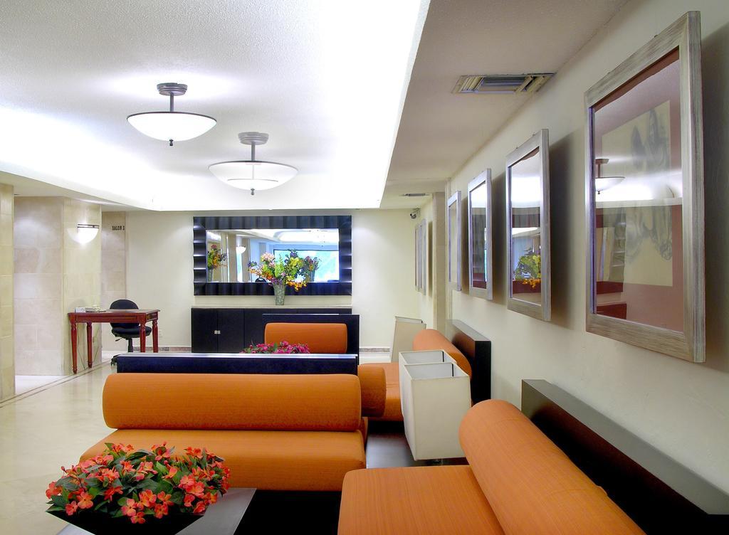 Hotel Terranova コアツァコアルコス エクステリア 写真 The interior of the lounge