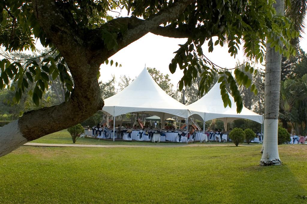 Hotel Terranova コアツァコアルコス エクステリア 写真 A tent at a wedding