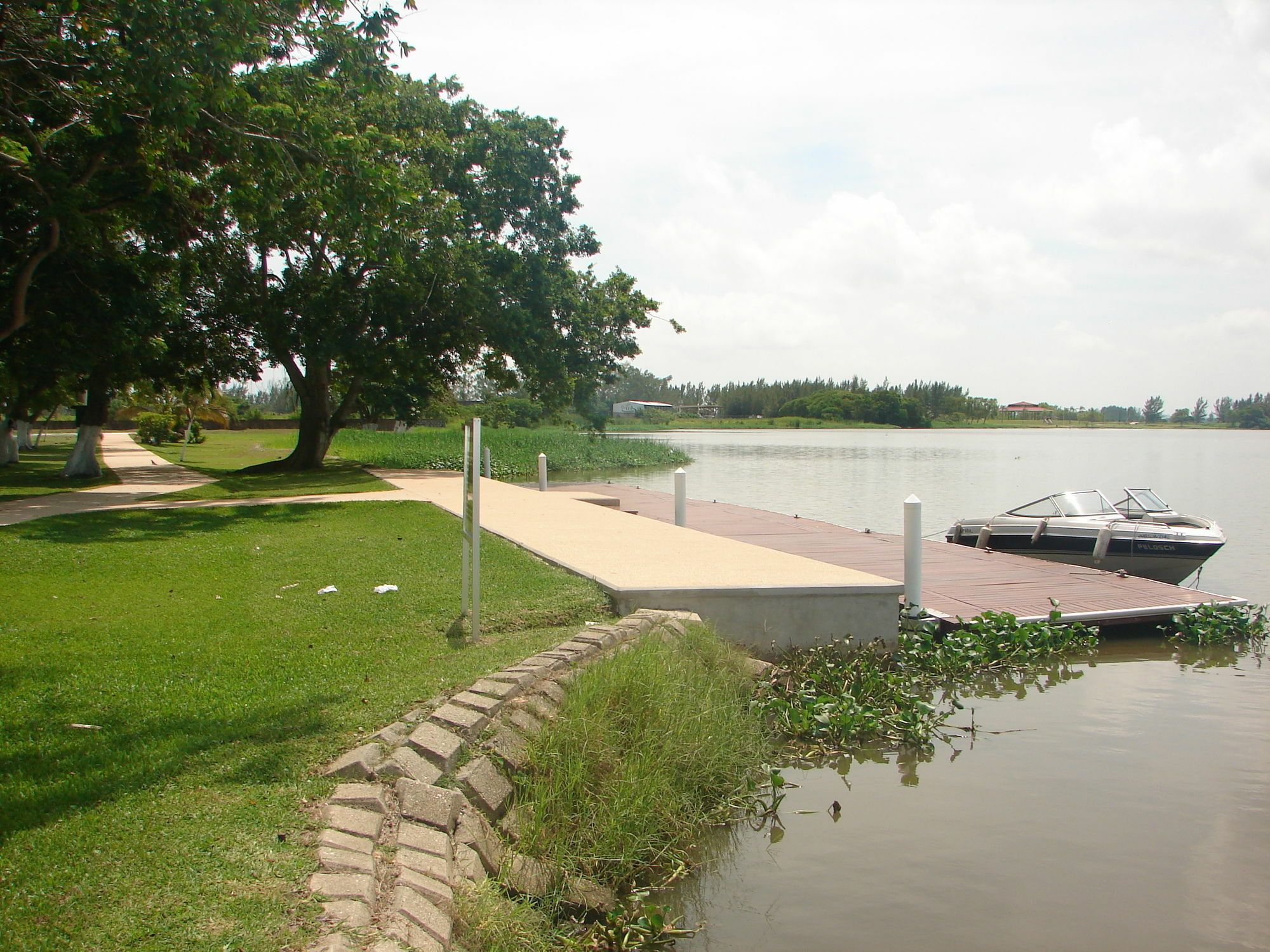 Hotel Terranova コアツァコアルコス エクステリア 写真 Lake Houston